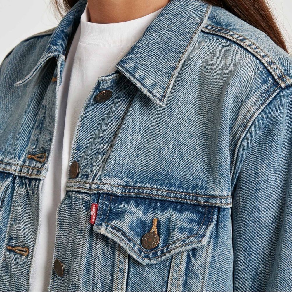 NWT Levi's Ex-Boyfriend Trucker Jean Jacket - Picture 4 of 16